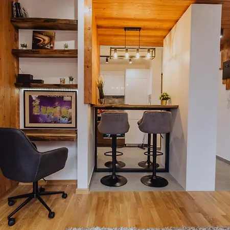 Апартаменты Divcinova Planinski A9 *