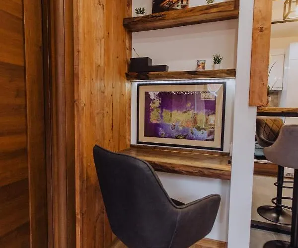 아파트 Divcinova Planinski A9 *